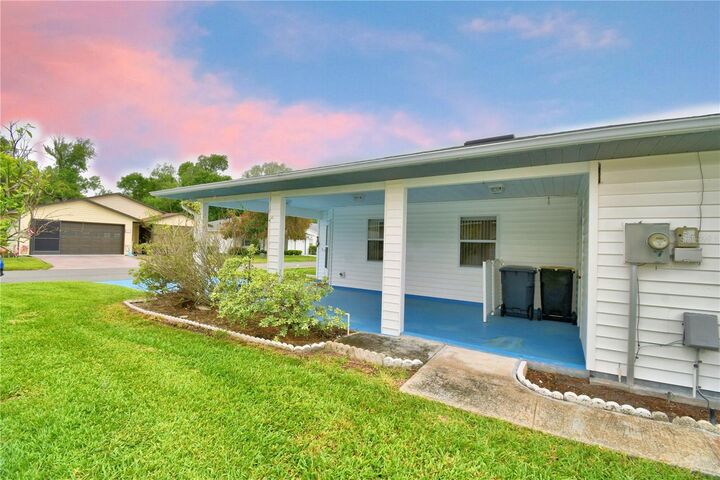 Property Photo:  1690 Colonnades Circle N  FL 33811 