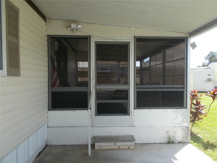 Property Photo:  6420 Haele Court  FL 34287 