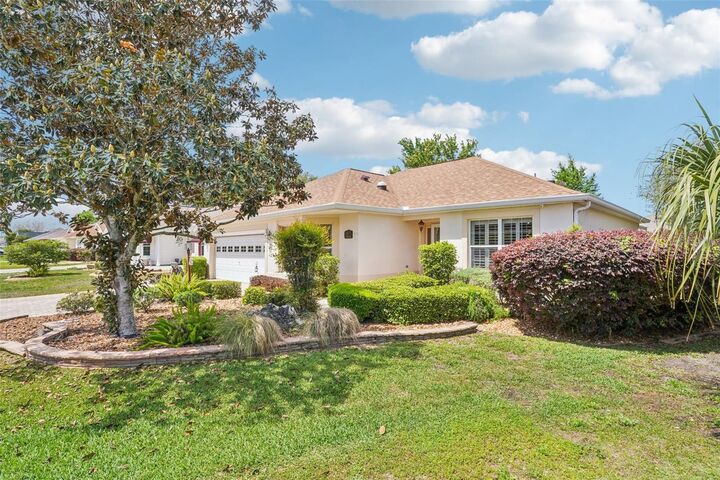 Property Photo: 9469 SE 176th Saffold Street FL 32162