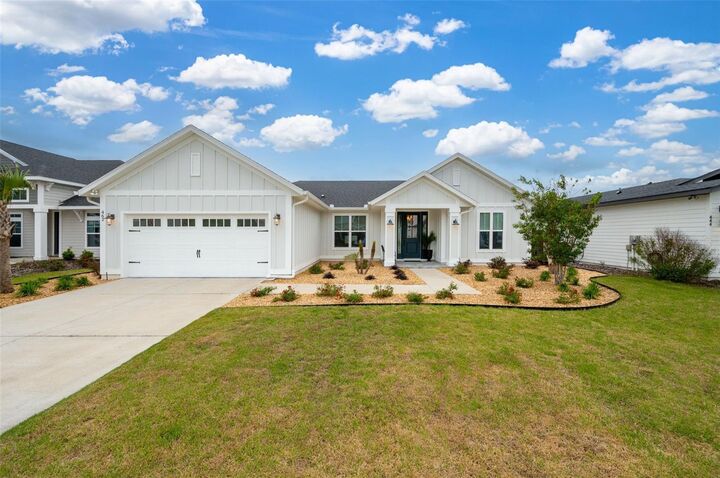 Property Photo: 462 SW 144th Drive FL 32669