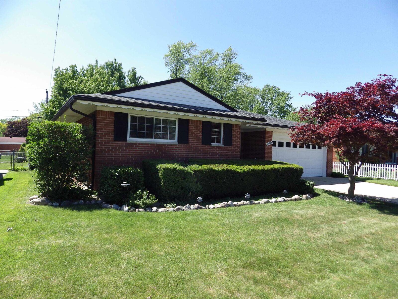 Property Photo:  29619 Pinto Drive  MI 48093 