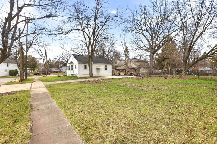 Property Photo:  332 Bullock Street  MI 48602 