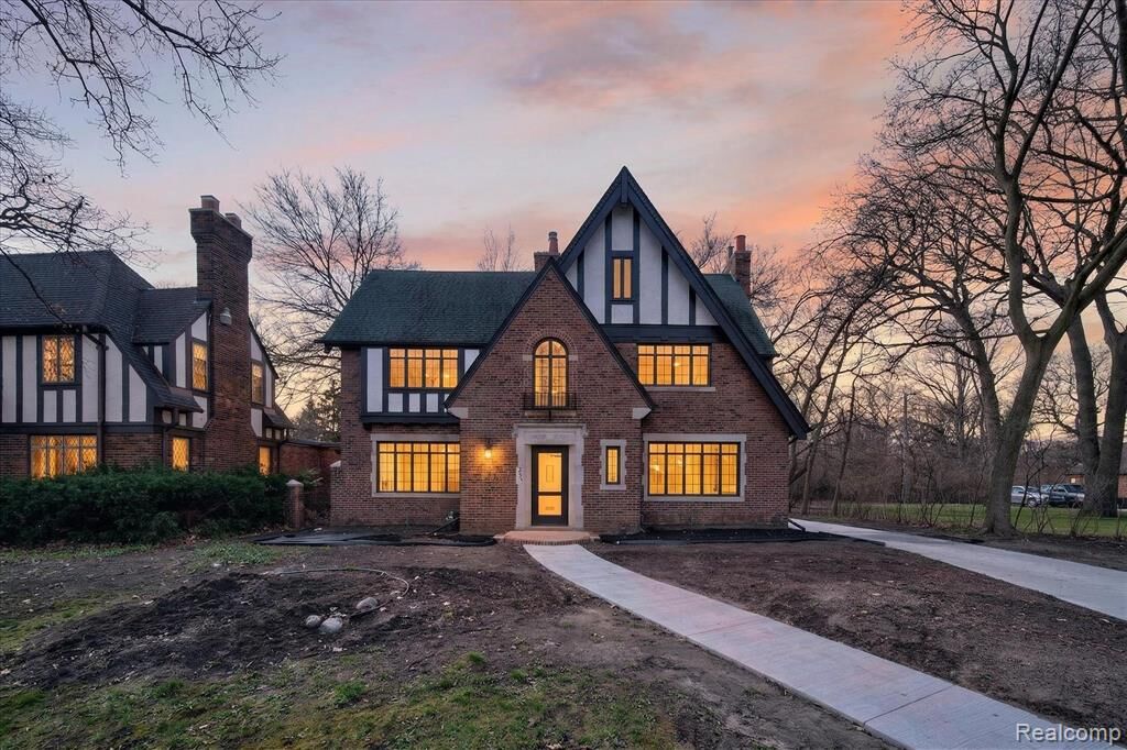 Property Photo:  3261 Sherbourne Road  MI 48221 1814 