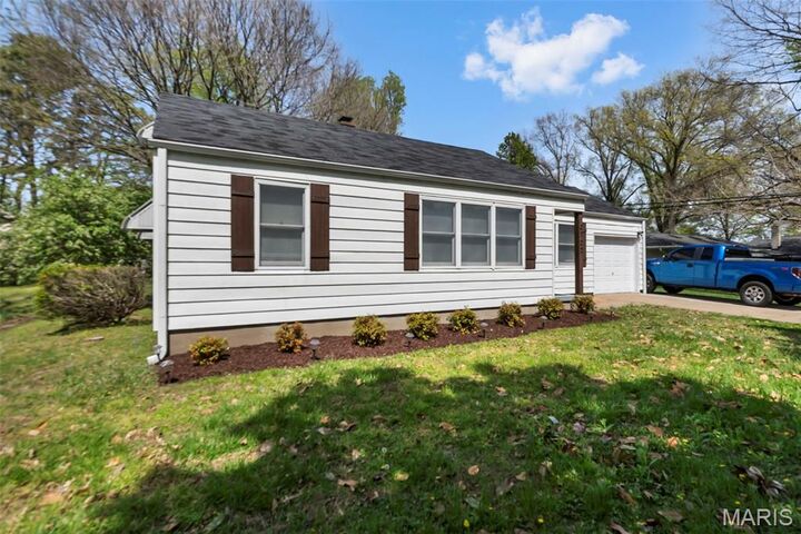 Property Photo:  2722 Chrysler Street  MO 63701 