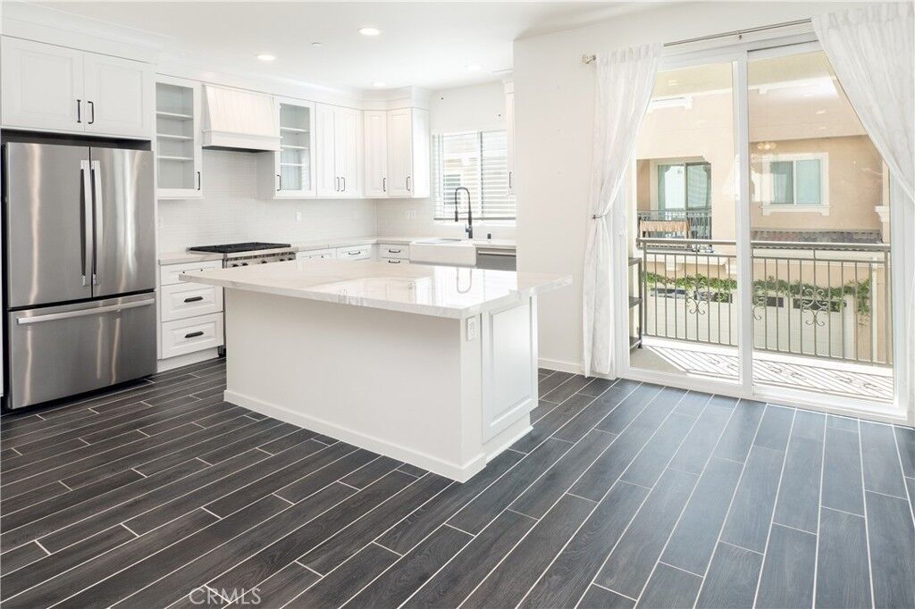 Property Photo:  609 Shadowbrook  CA 92610 