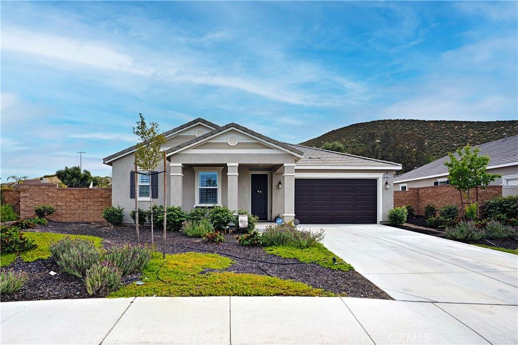 Property Photo: 28427 Patches Dr CA 92585