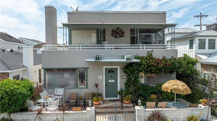 Property Photo:  327 Onyx  CA 92662 