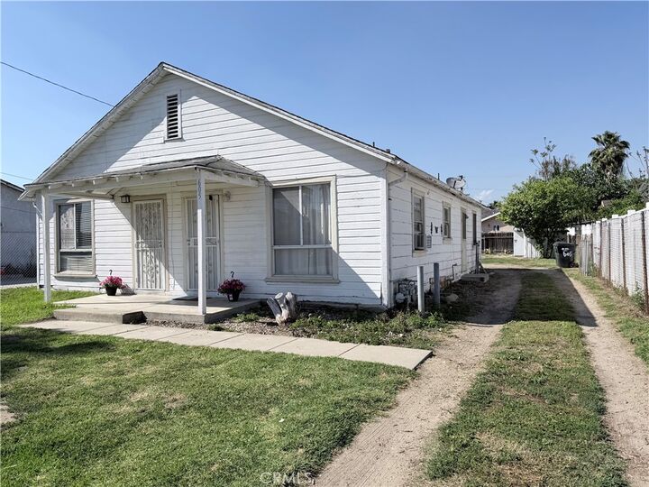 Property Photo:  603 E Grand  CA 91766 