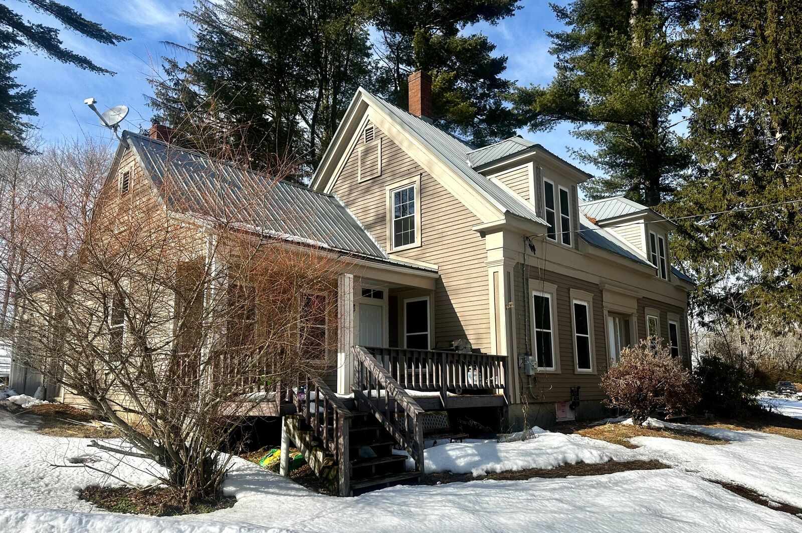 Property Photo:  247 Winthrop Center Road  ME 04364 