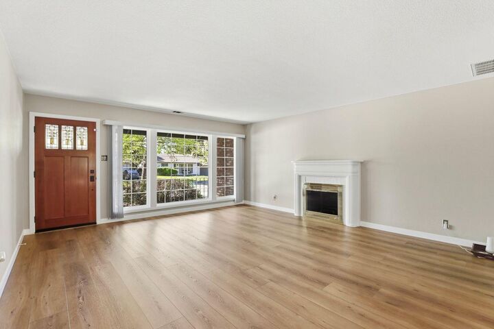 Property Photo: 3917 Kings Way CA 95821