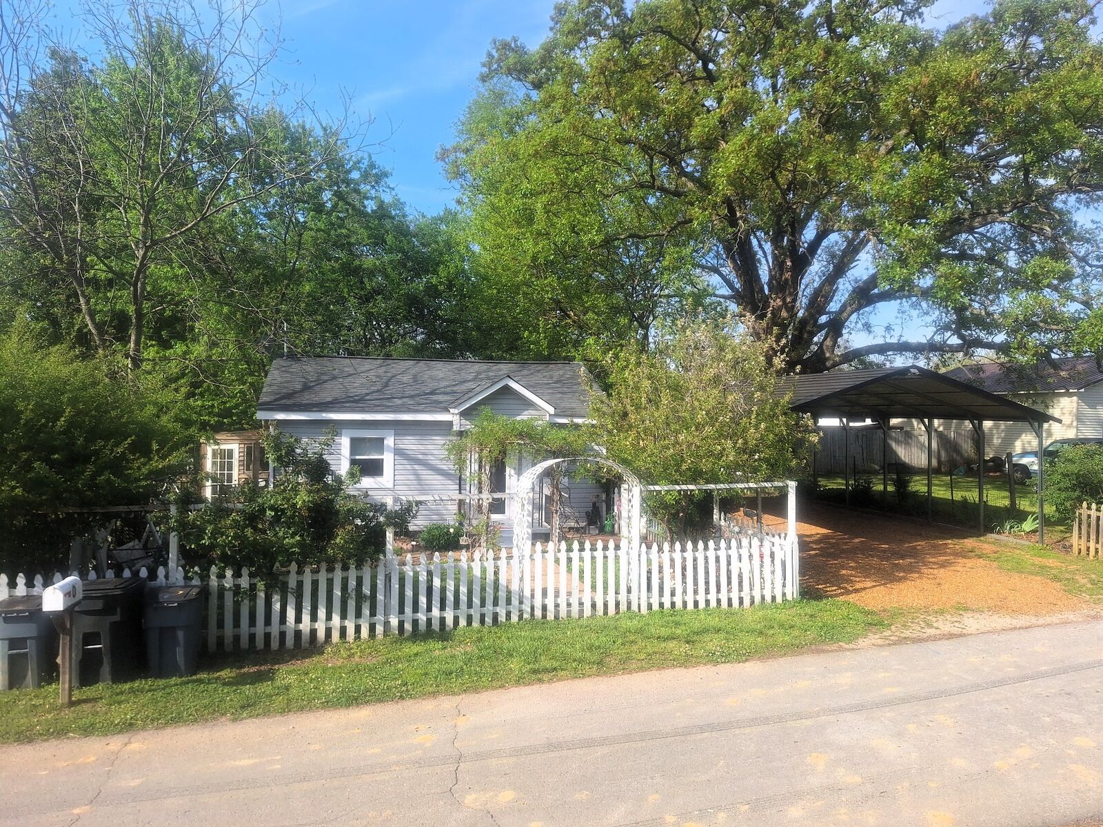 Property Photo:  108 Weaver St  TN 37324 