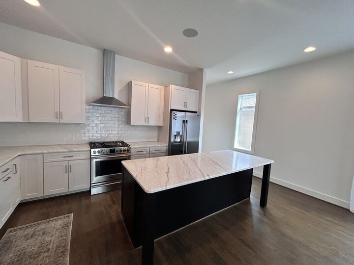 Property Photo: 913B 14th Ave S TN 37212