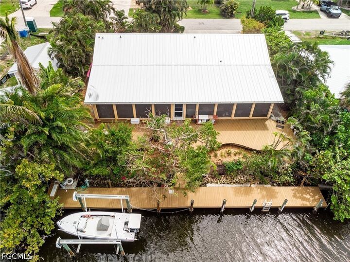 Property Photo:  16353 Buccaneer Street  FL 33922 