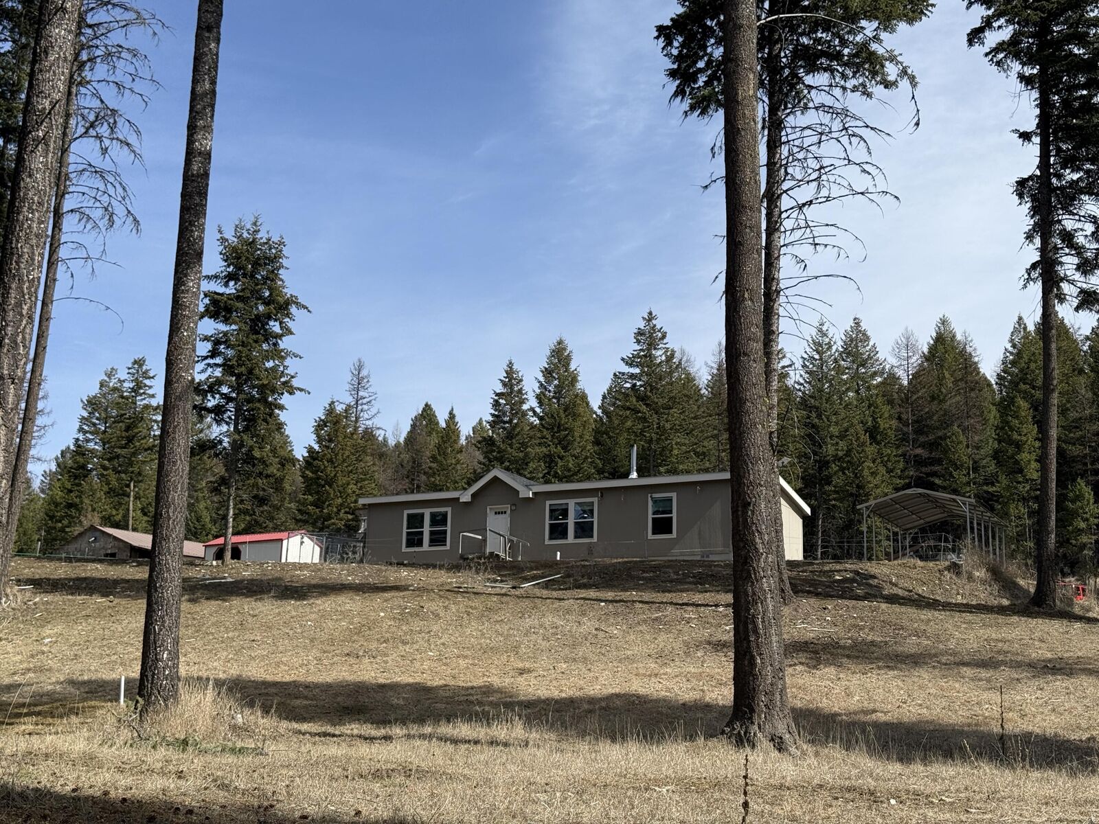 Property Photo: 116 N Cape Labelle Rd WA 98855