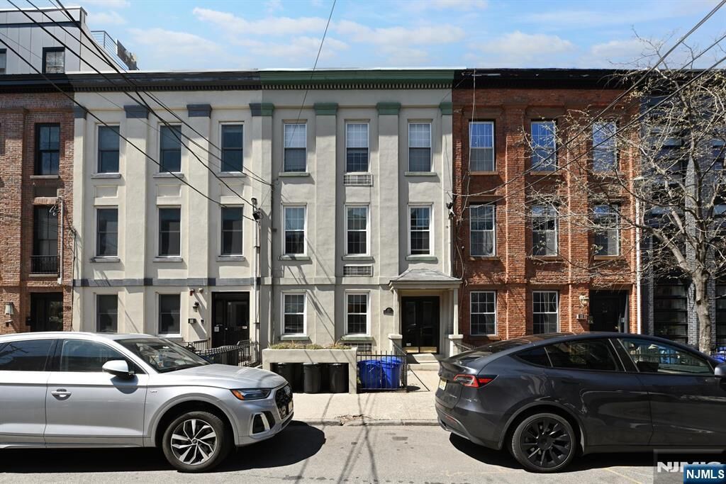 Property Photo:  112 Bloomfield Street 1  NJ 07030 