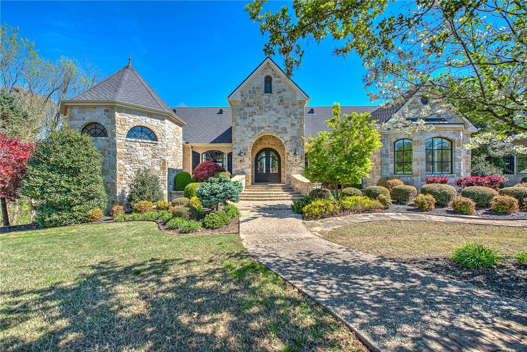 Property Photo:  900 Beau Chalet Drive  AR 72713 