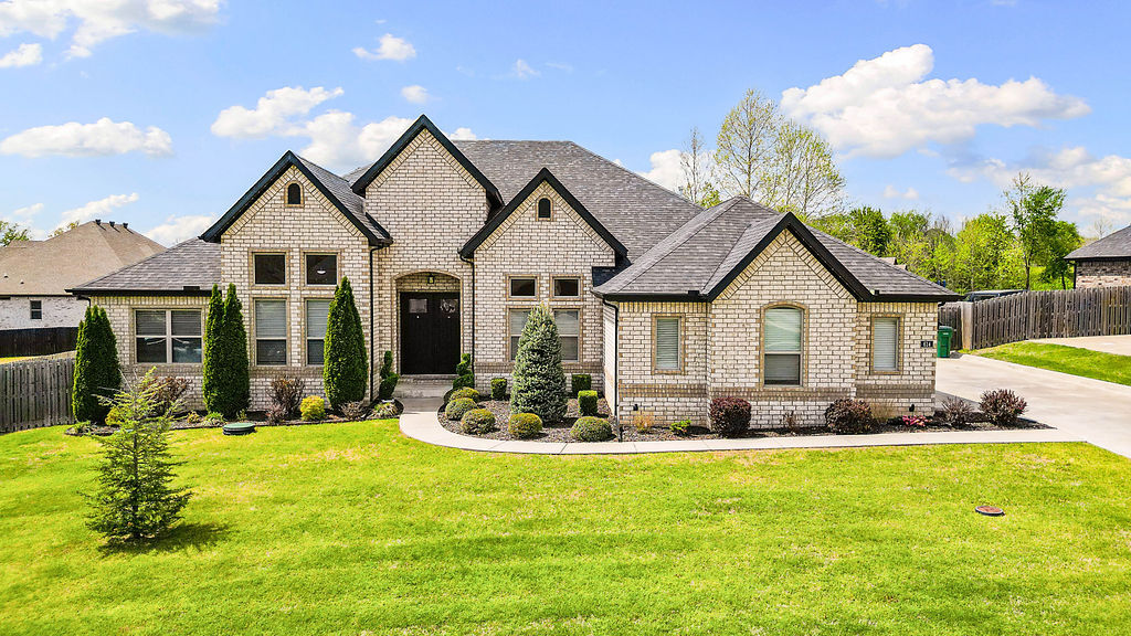 Property Photo: 614 Oriole Drive AR 72762