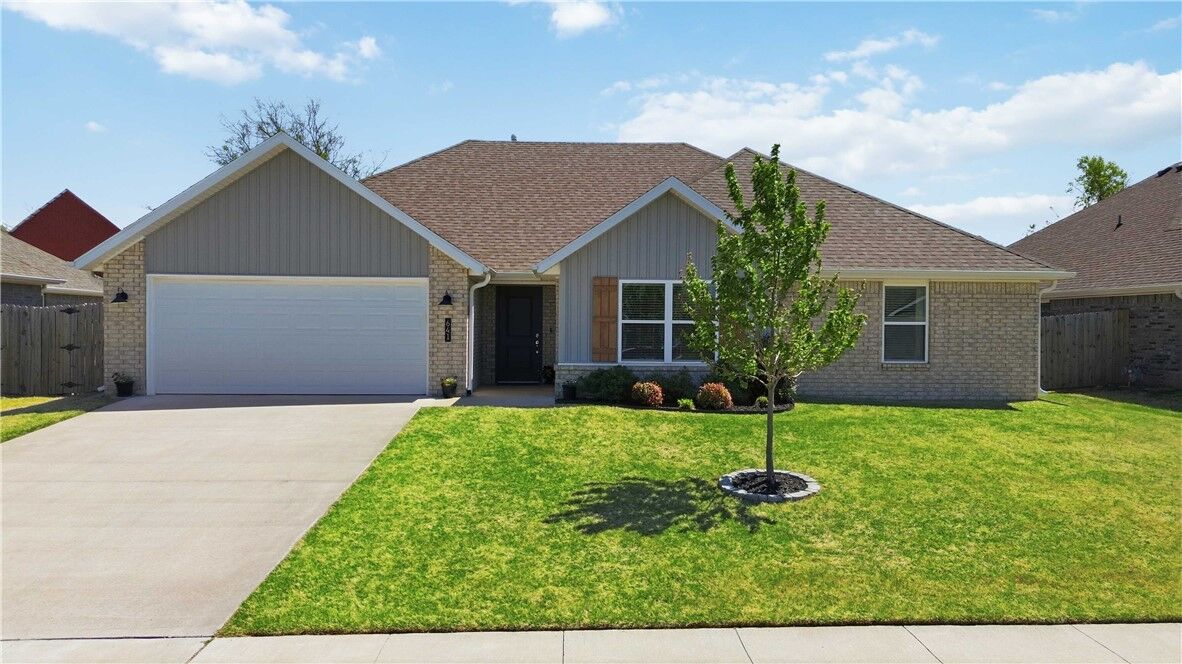Property Photo:  641 Hayden James Street  AR 72753 