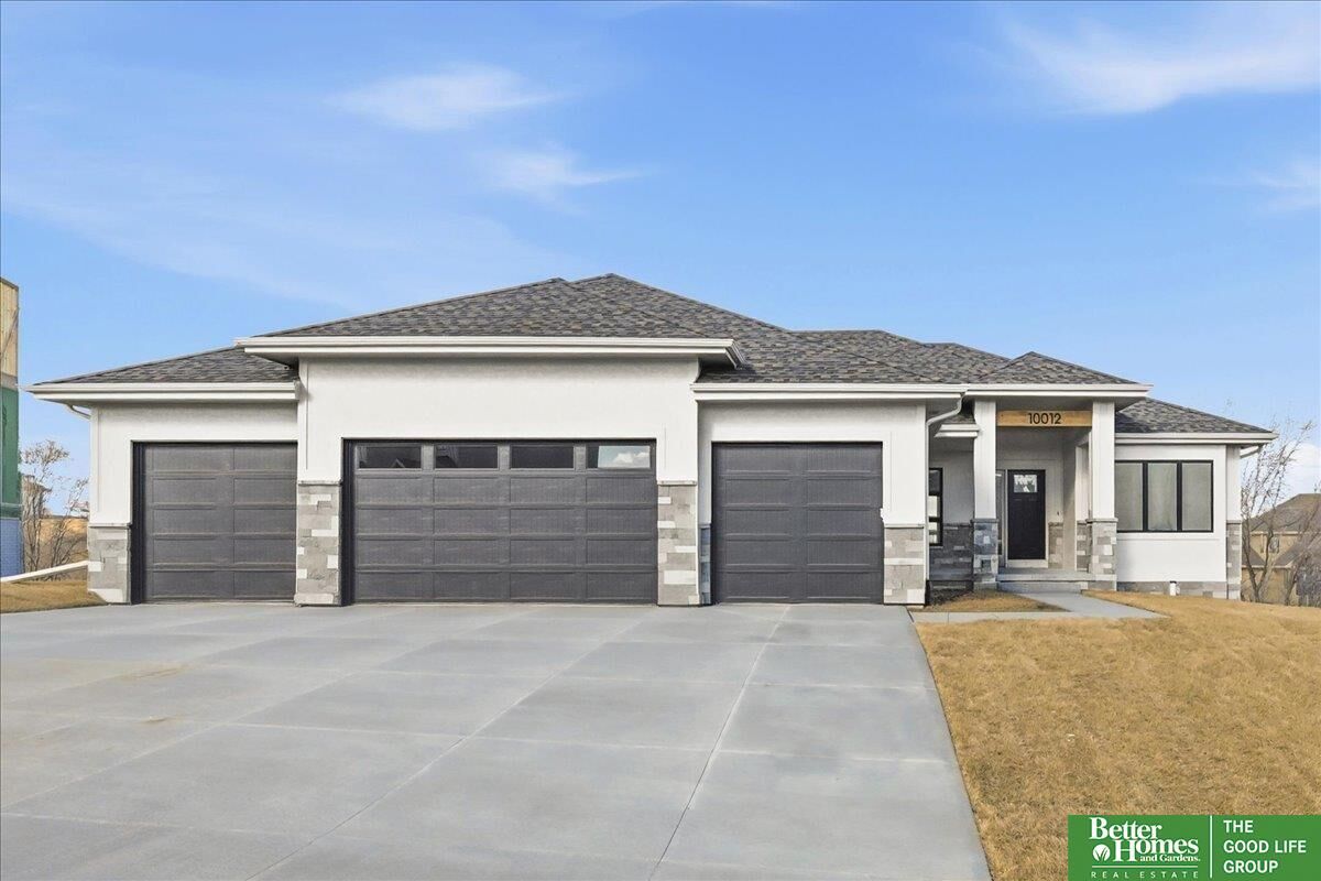 Property Photo:  10953 S 101st Street  NE 68046 