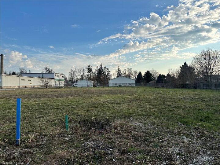 205 Cross Street E — photo 1