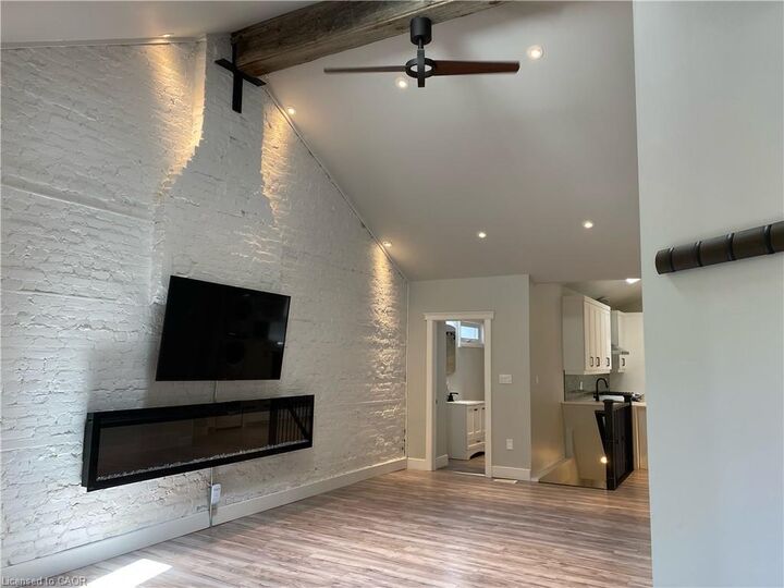 Property Photo:  432 Bay Street N  ON L8L 1N3 