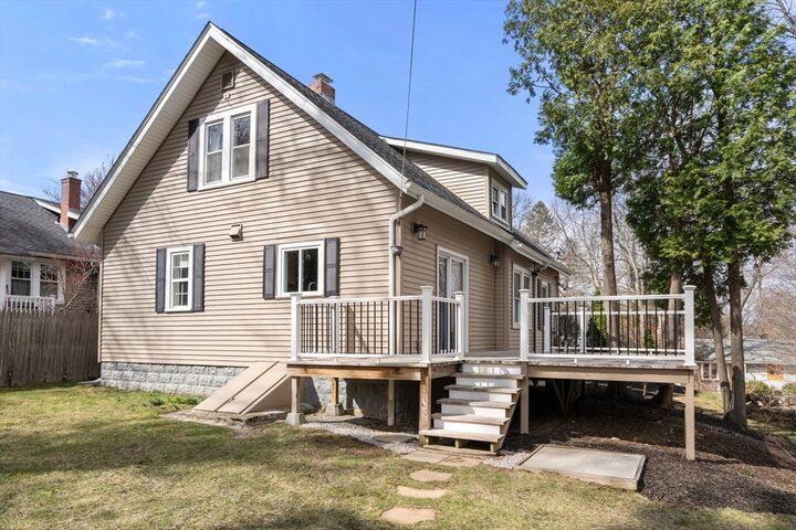 Property Photo: 11 Balder Rd MA 01605