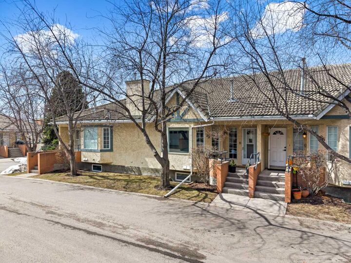 Property Photo: 38 Richelieu Court SW AB T3E 7E9