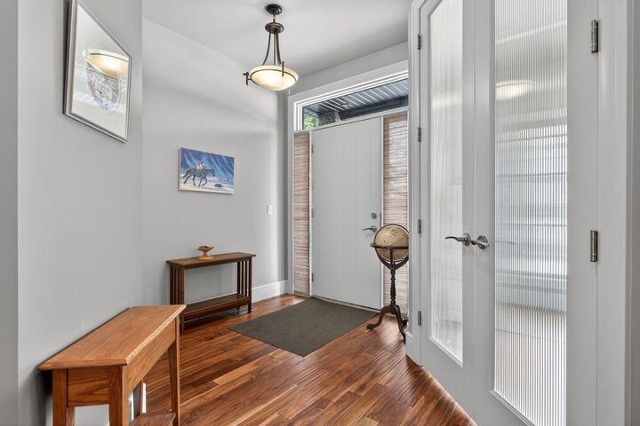 Photo de la propriété:  3424 3 Street NW  AB T2K 0Z5 