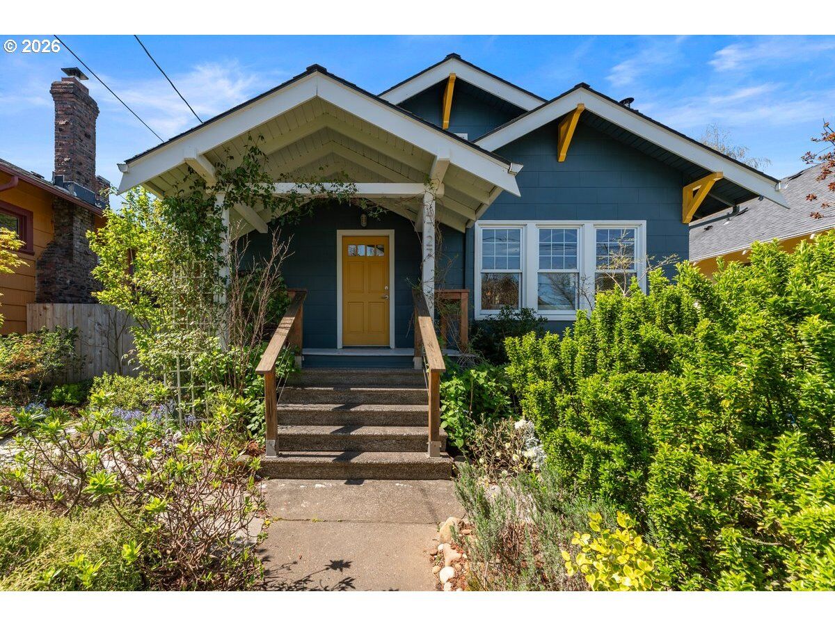 Property Photo:  4727 NE 28th Ave  OR 97211 