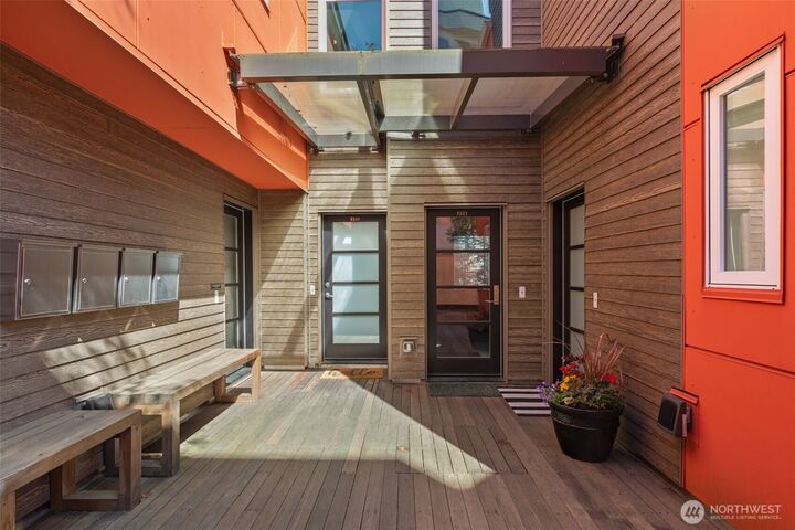 Property Photo: 1529 Grandview Place E WA 98112