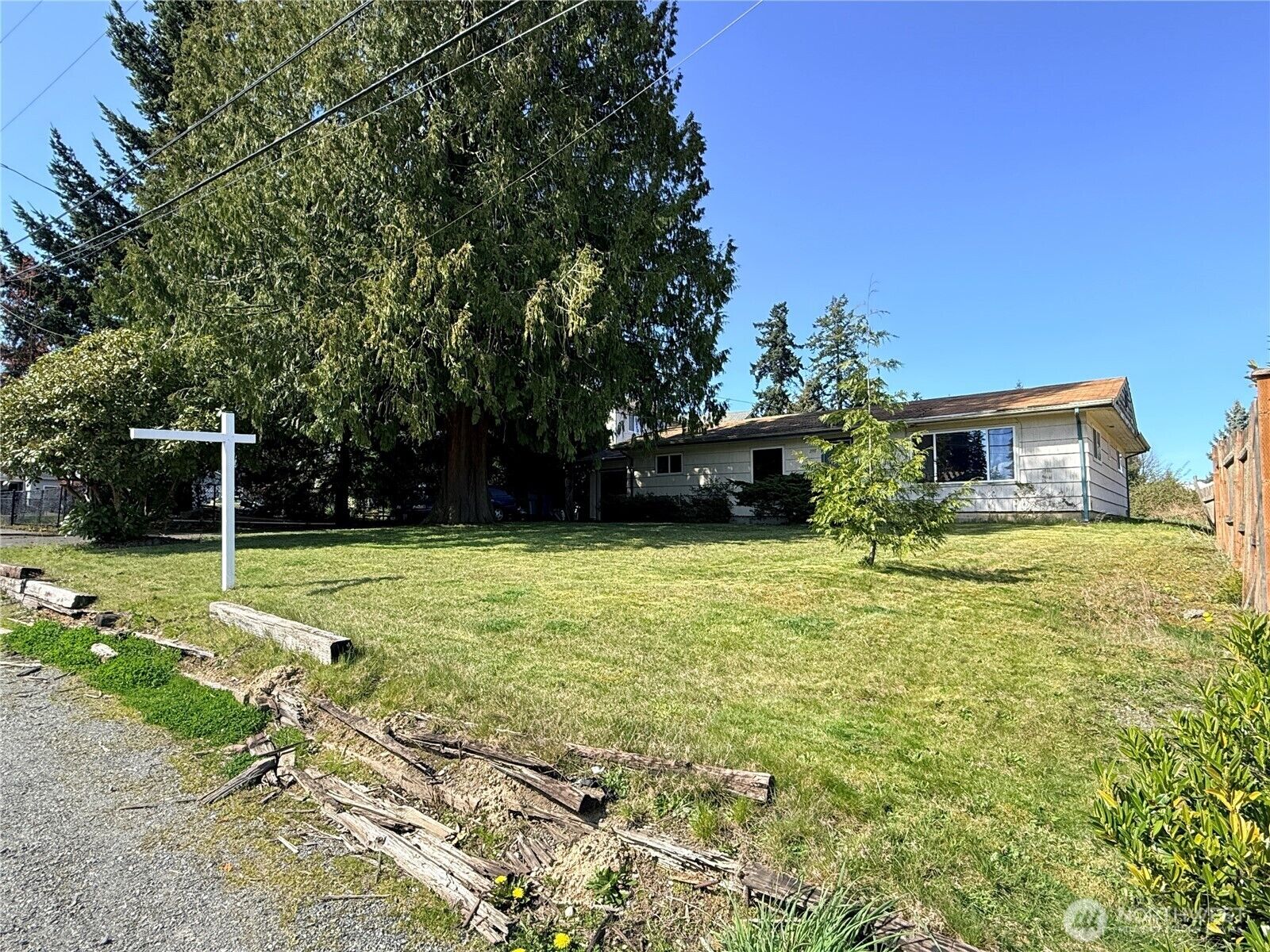 Property Photo: 2911 122nd Street SW WA 98204