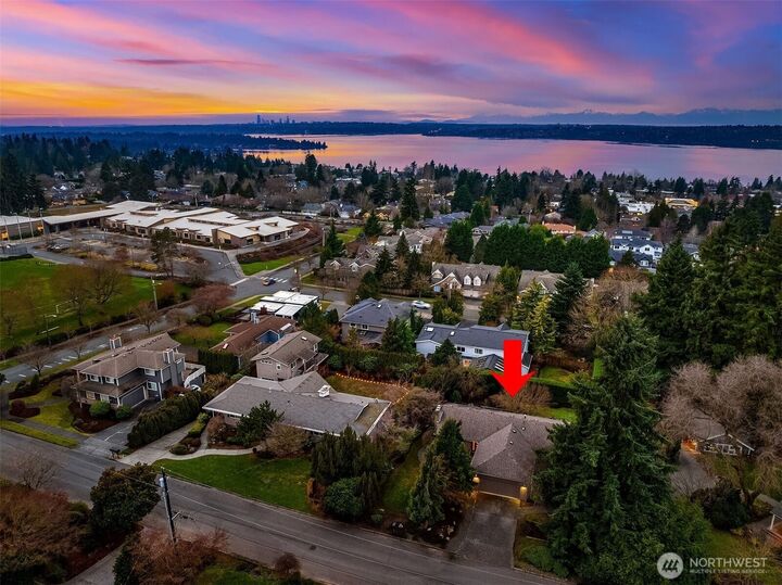 Property Photo: 6507 113th Avenue NE WA 98033