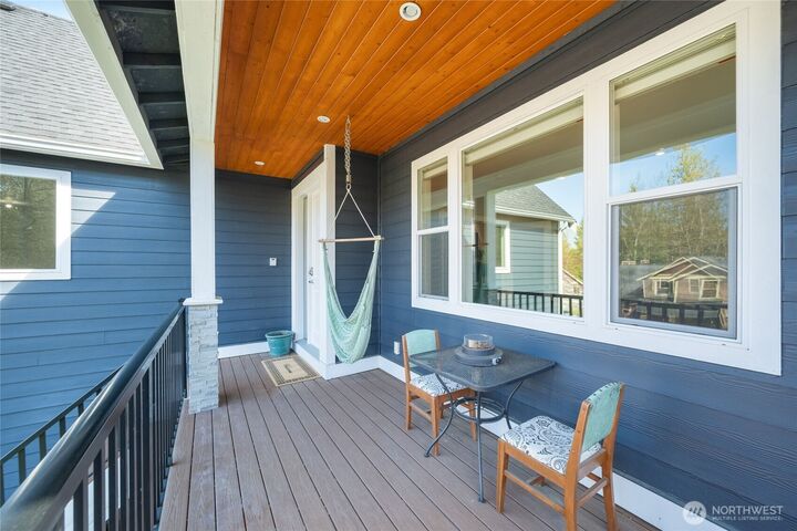 Property Photo:  1008  Kenoyer Drive  WA 98229 