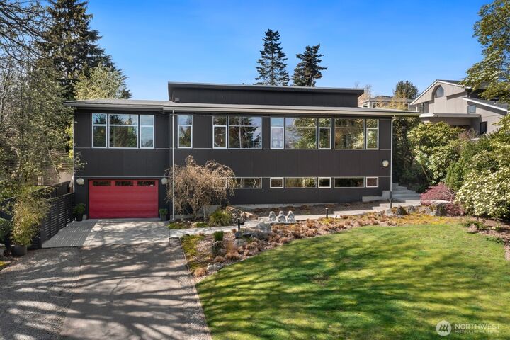 Property Photo: 1549 Magnolia Way W WA 98199