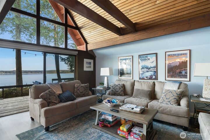 Property Photo: 362 E Pointes Drive E WA 98584