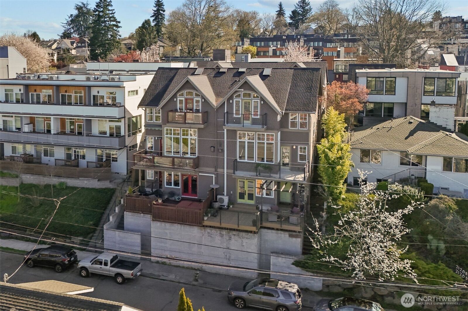 Property Photo:  2200  11th Avenue W A  WA 98119 