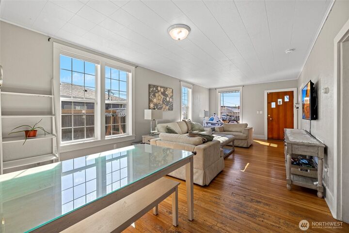 Property Photo: 625 E Hazel Avenue WA 98233