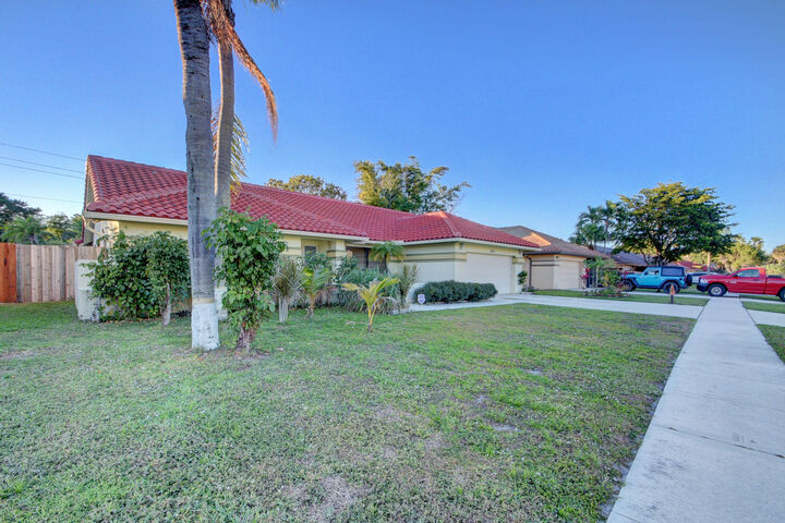 Property Photo: 9697 Majestic Way FL 33437