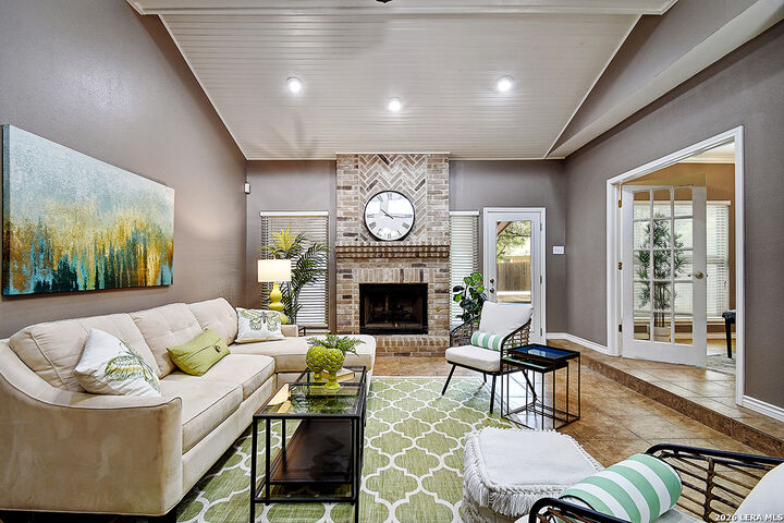 Property Photo: 1647 Vista Del Monte TX 78216