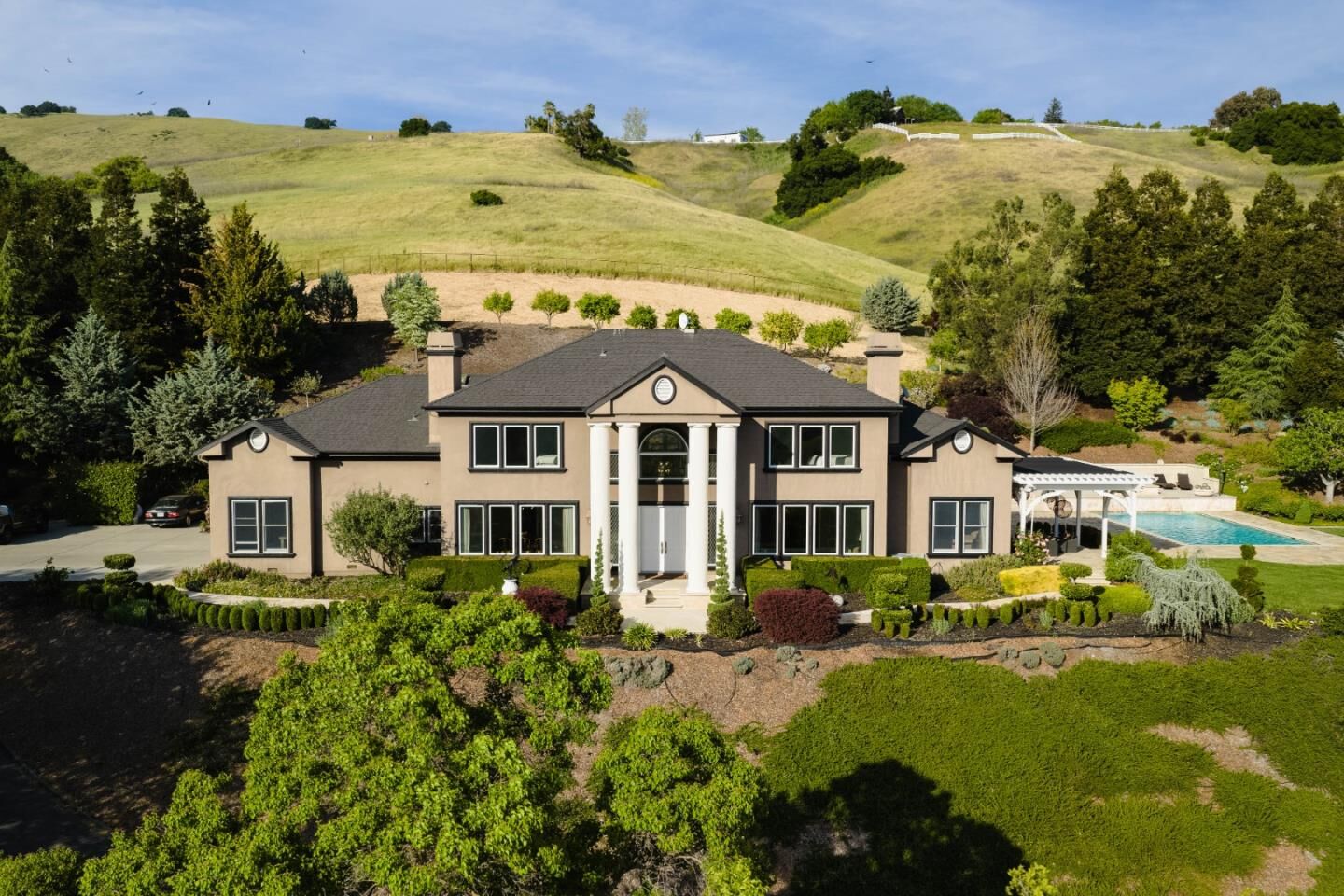 Property Photo:  9540 Via Del Oro  CA 95020 