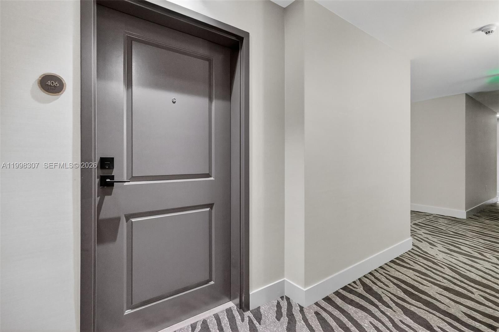 Property Photo:  7910 Harbor Island Dr 406  FL 33141 