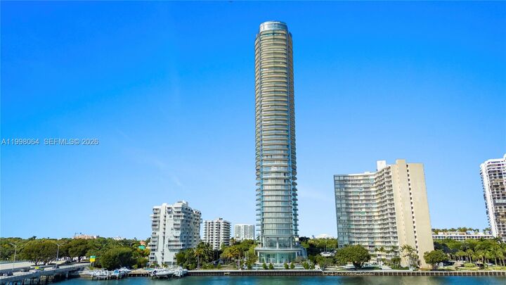 Property Photo:  175 SE 25 Rd 2003  FL 33129 