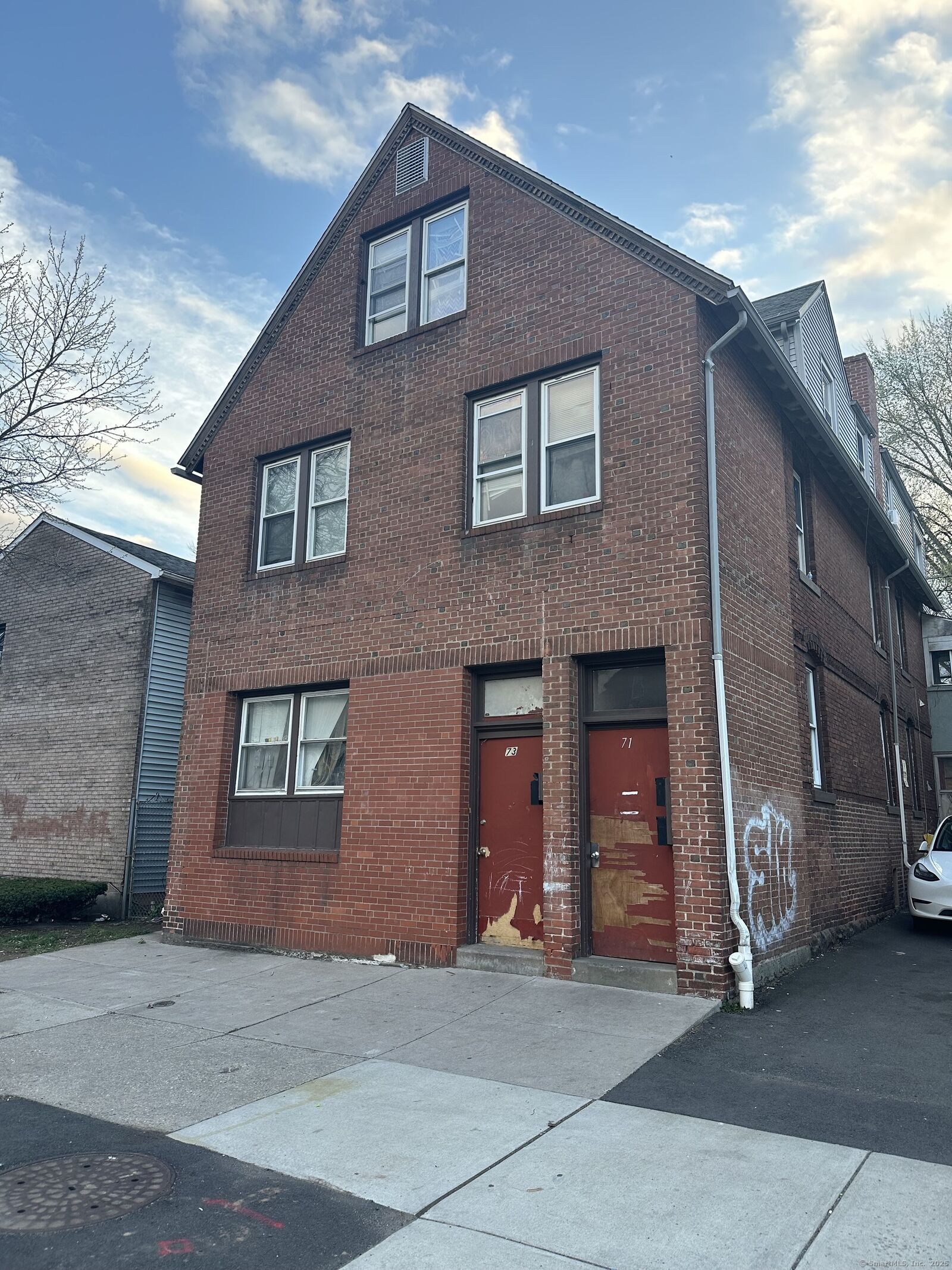 Property Photo:  71 Franklin Avenue  CT 06114 