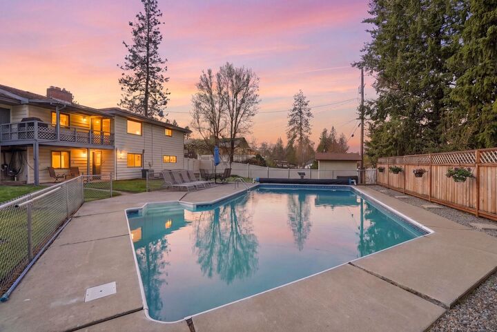 Property Photo:  1927 E 39th Ave  WA 99203 