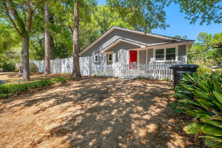 Property Photo:  2002 Sandcastle Drive  FL 32308 