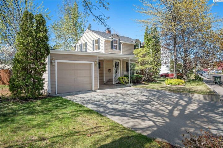 Property Photo:  1403 Kimball Ave  WA 99354 