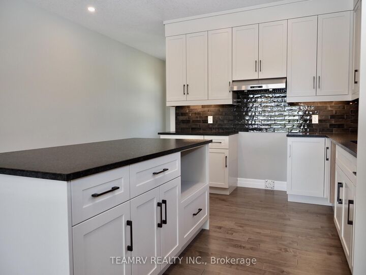 Property Photo: 11 Sycamore Drive ON N4G 5S3