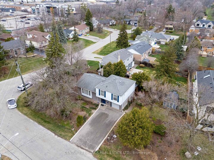 Property Photo: 557 Trafford Crescent ON L6L 3T4
