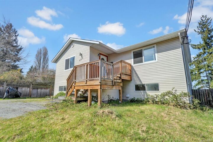 Property Photo: 680 Chelsea St BC V9S 1Y1