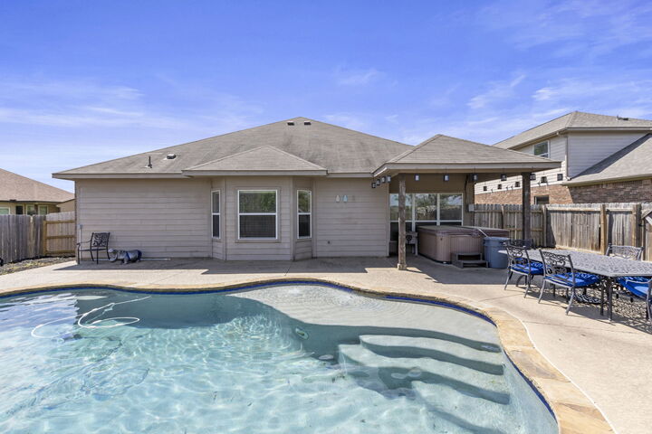 Property Photo: 317 Cockrill Street TX 78634